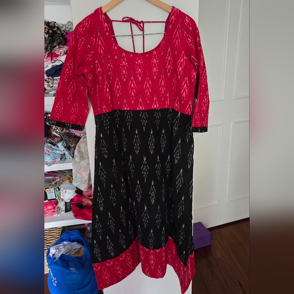 Customized dress - Picture 1 of 4